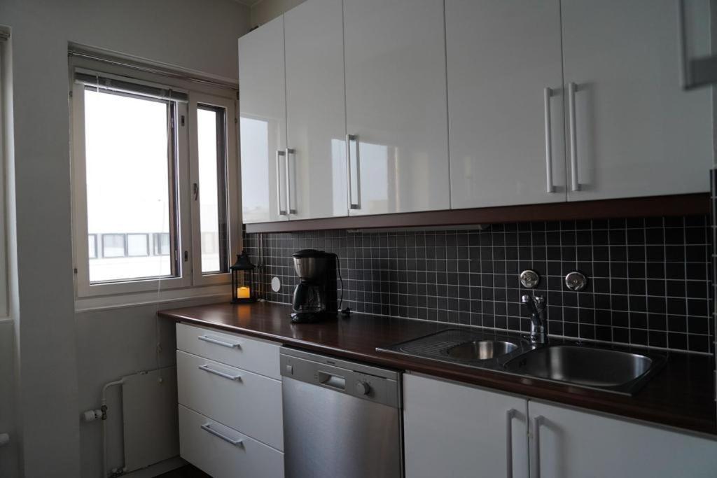 Cozy And Bright 2-Bedroom Apartment Washer And Dryer, King Size Bed 로바니에미 외부 사진
